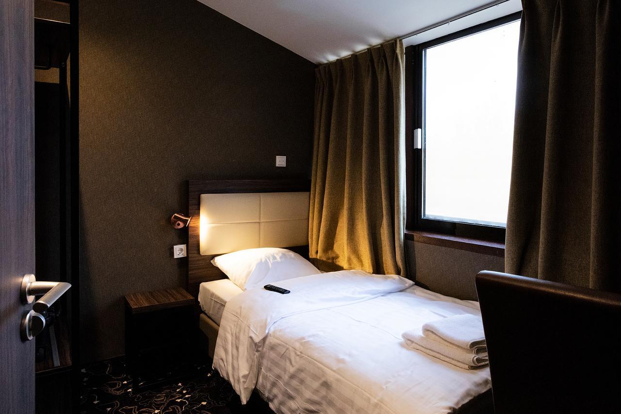 Amsterdam 3*